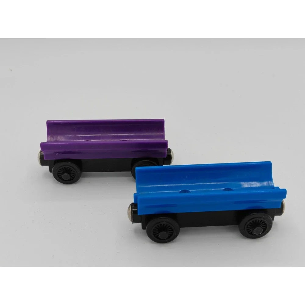 Thomas Friends‎ Wooden Railway Barrel Car Blue Purple Magnetic Freight Train 2pc