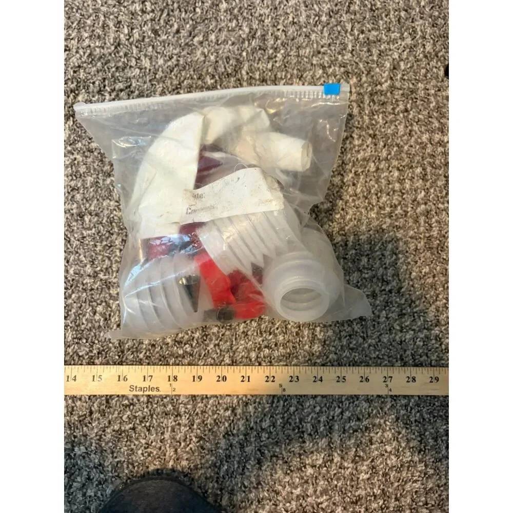Farberware Cake Decorating Icing Bag Set.