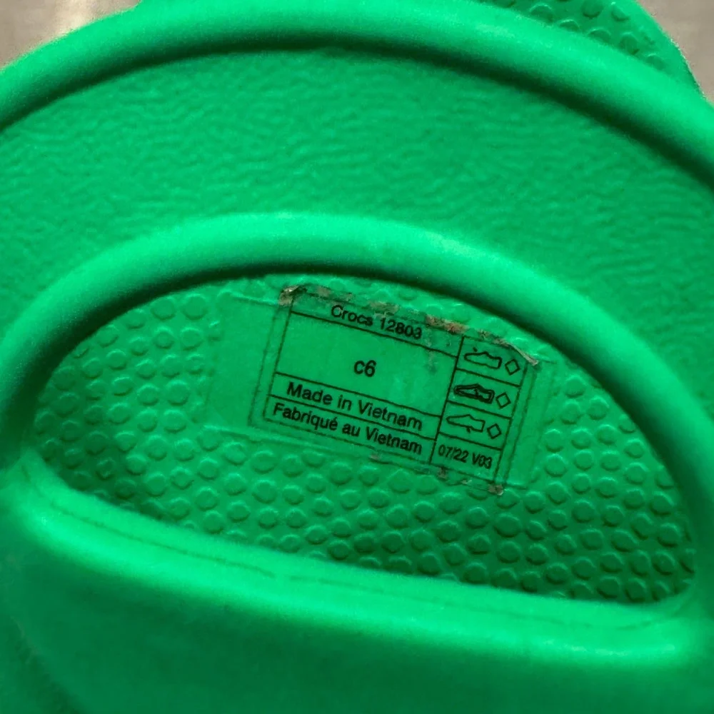 CROCS discounts major lightweight