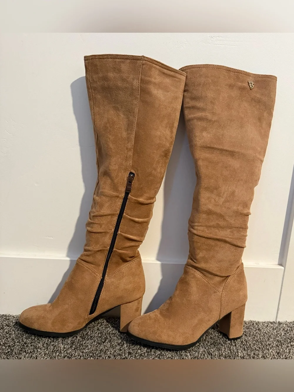 N/A stylish suede