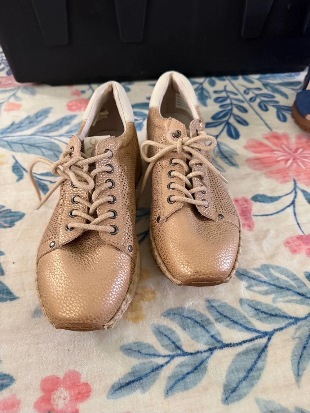OTBT stylish women