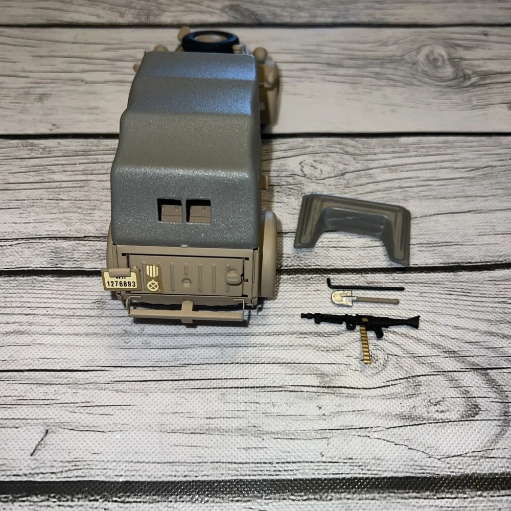 Hendrich diecast tan