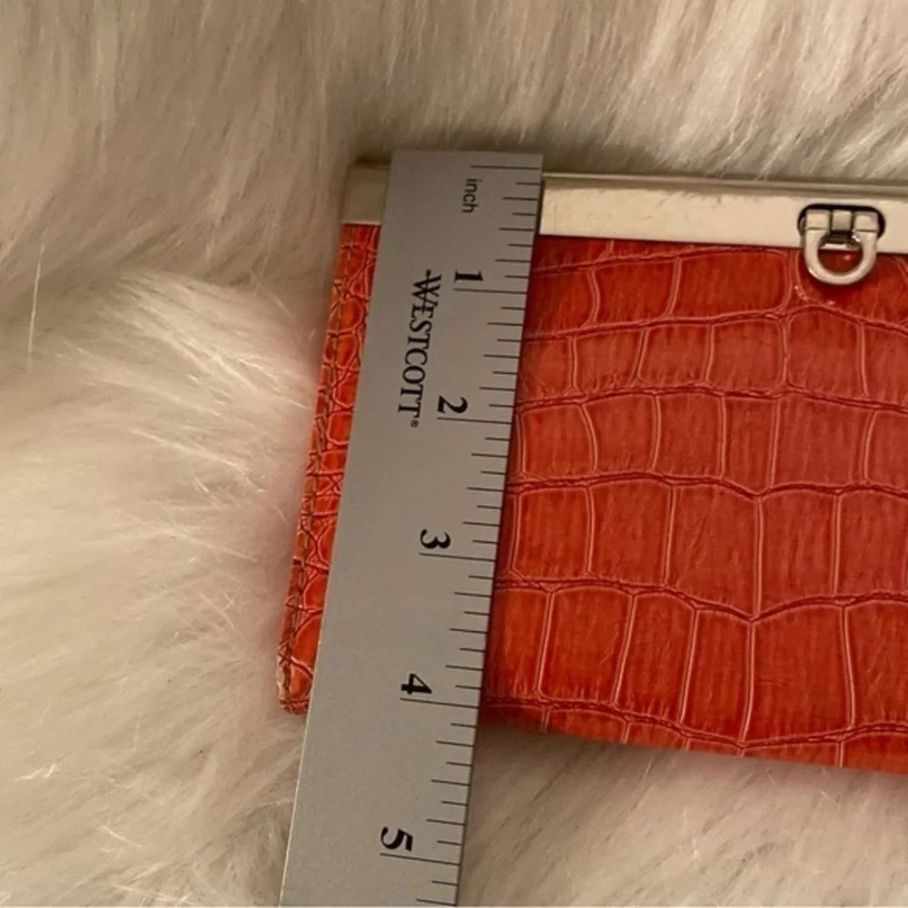 Wallet‎ Women’s Snap Closure Change Zip Pocket Inside Dividers