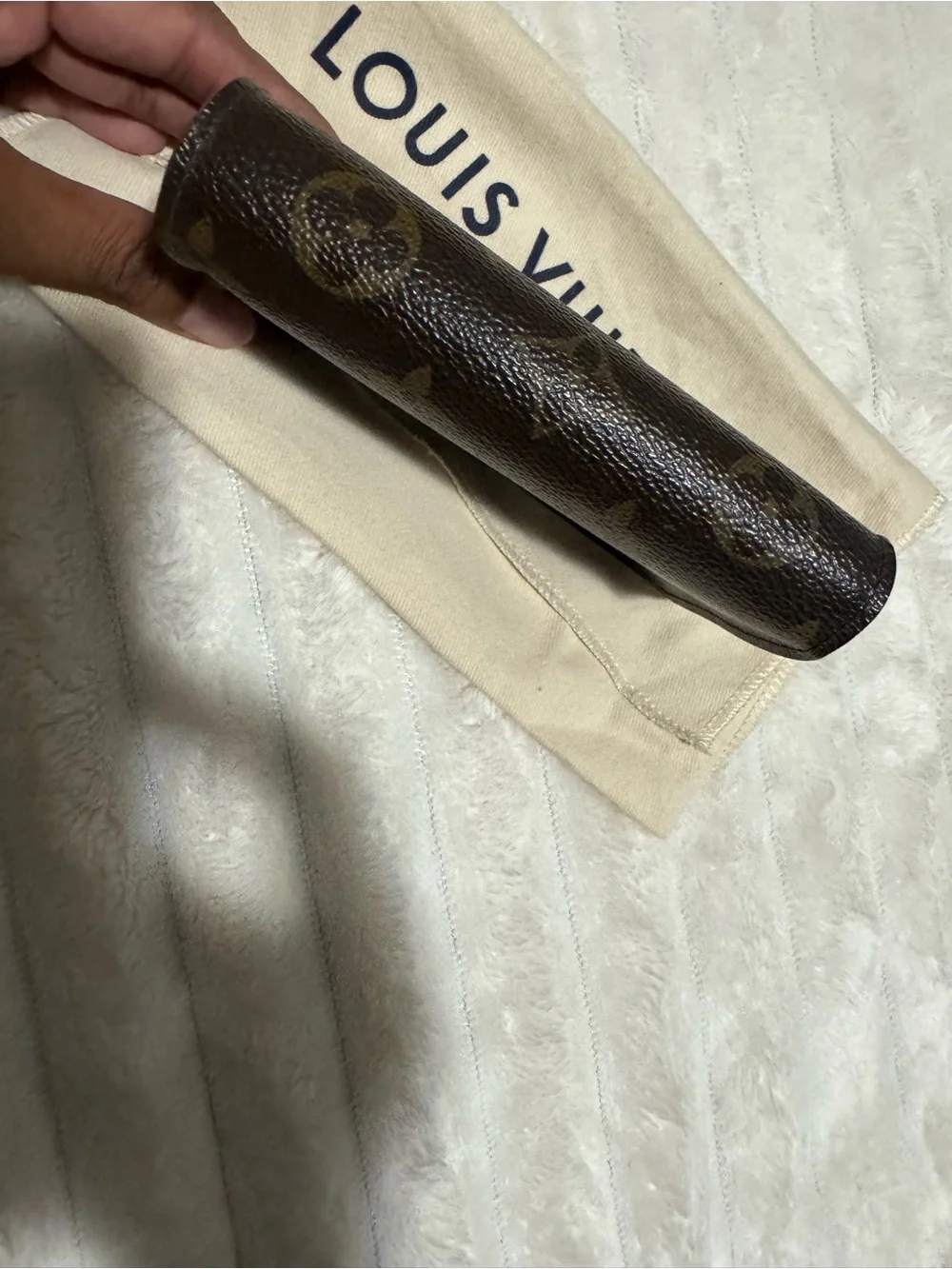 Louis Vuitton smoke pet