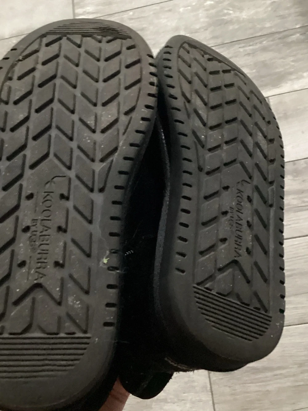 Koolaburra soft black