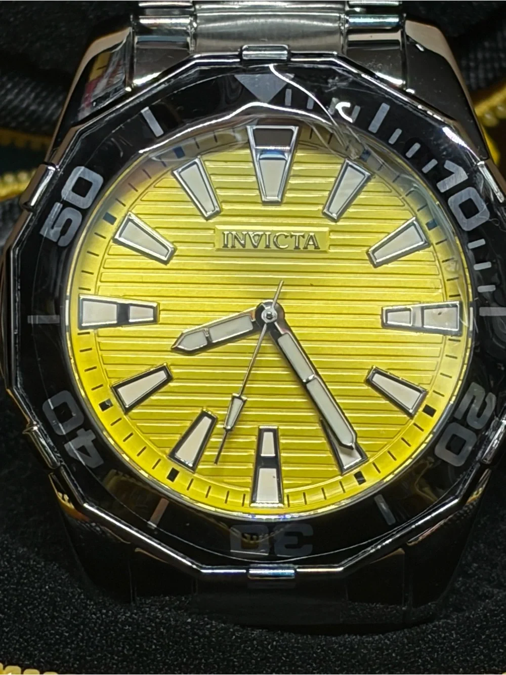 Invicta bold yellow