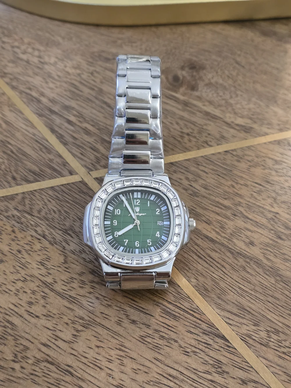 The Unbranded Brand sleek stainless