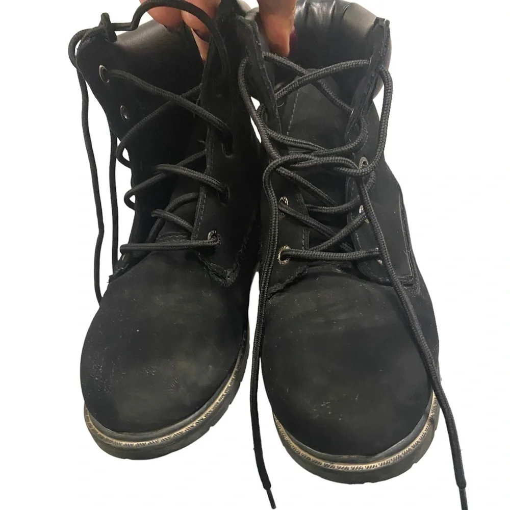 Lugz chukka little