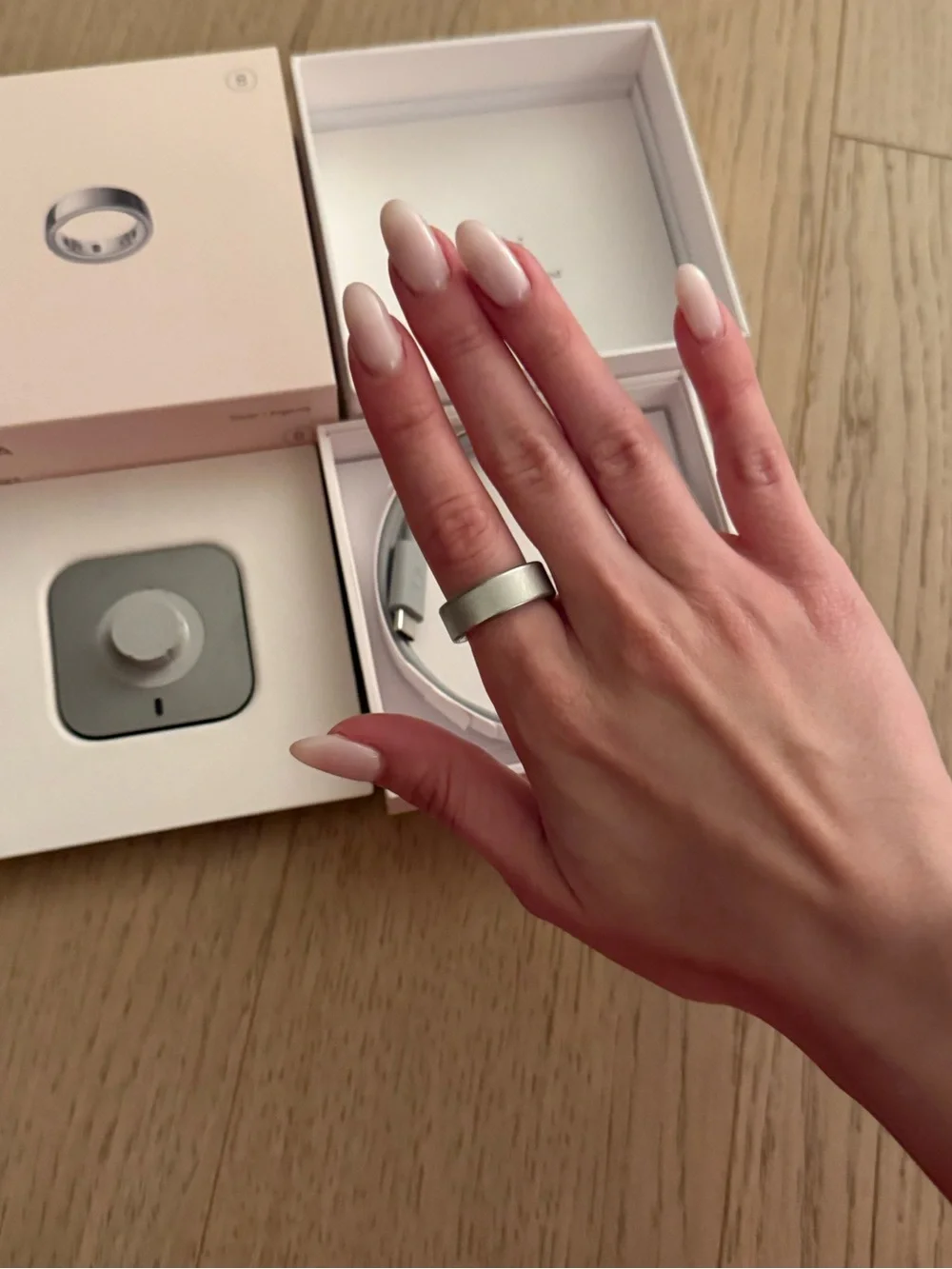 Oura Ring — Silver Metallic Health & Sleep Tracker