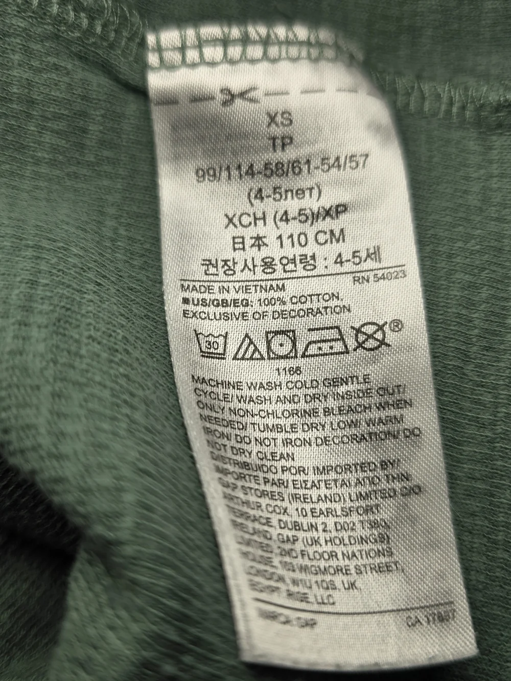 GAP long sleeve