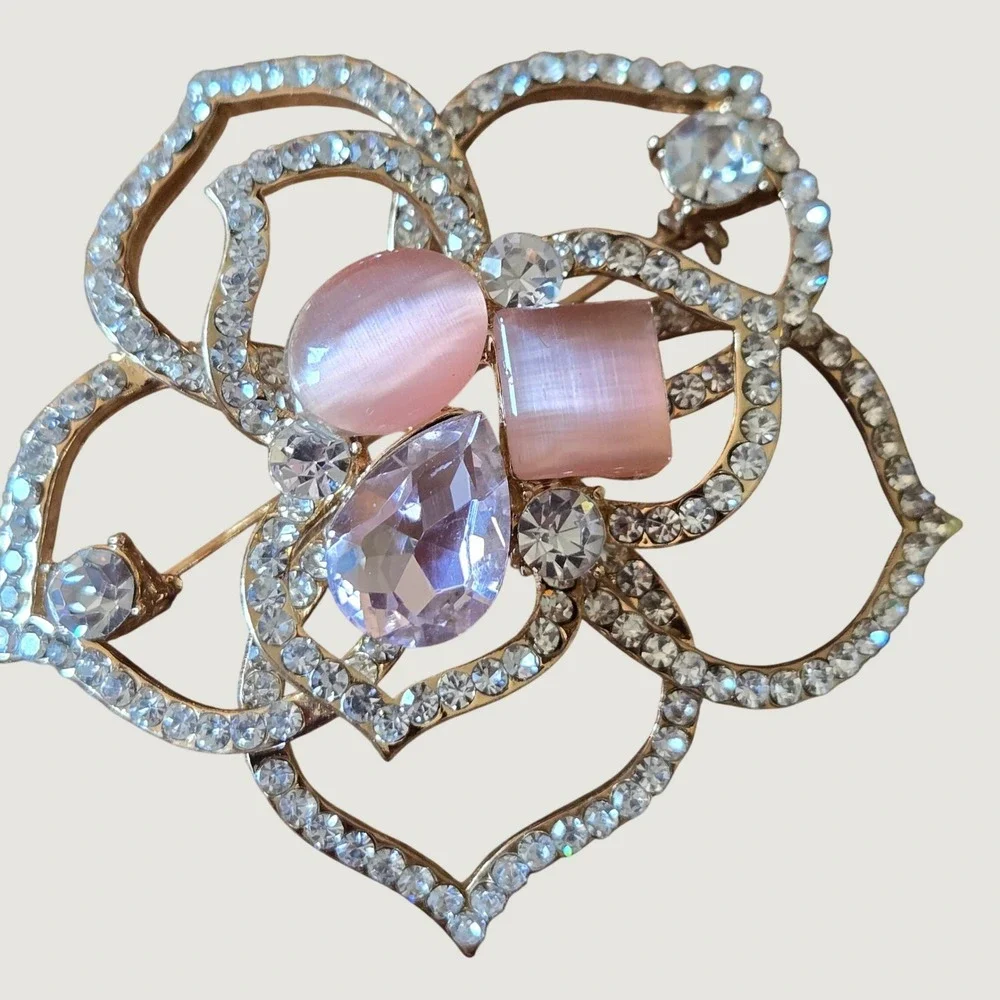 Womens Gold Tone Pink Cats Eye Rhinestone Flower Brooch Floral Petal Pin