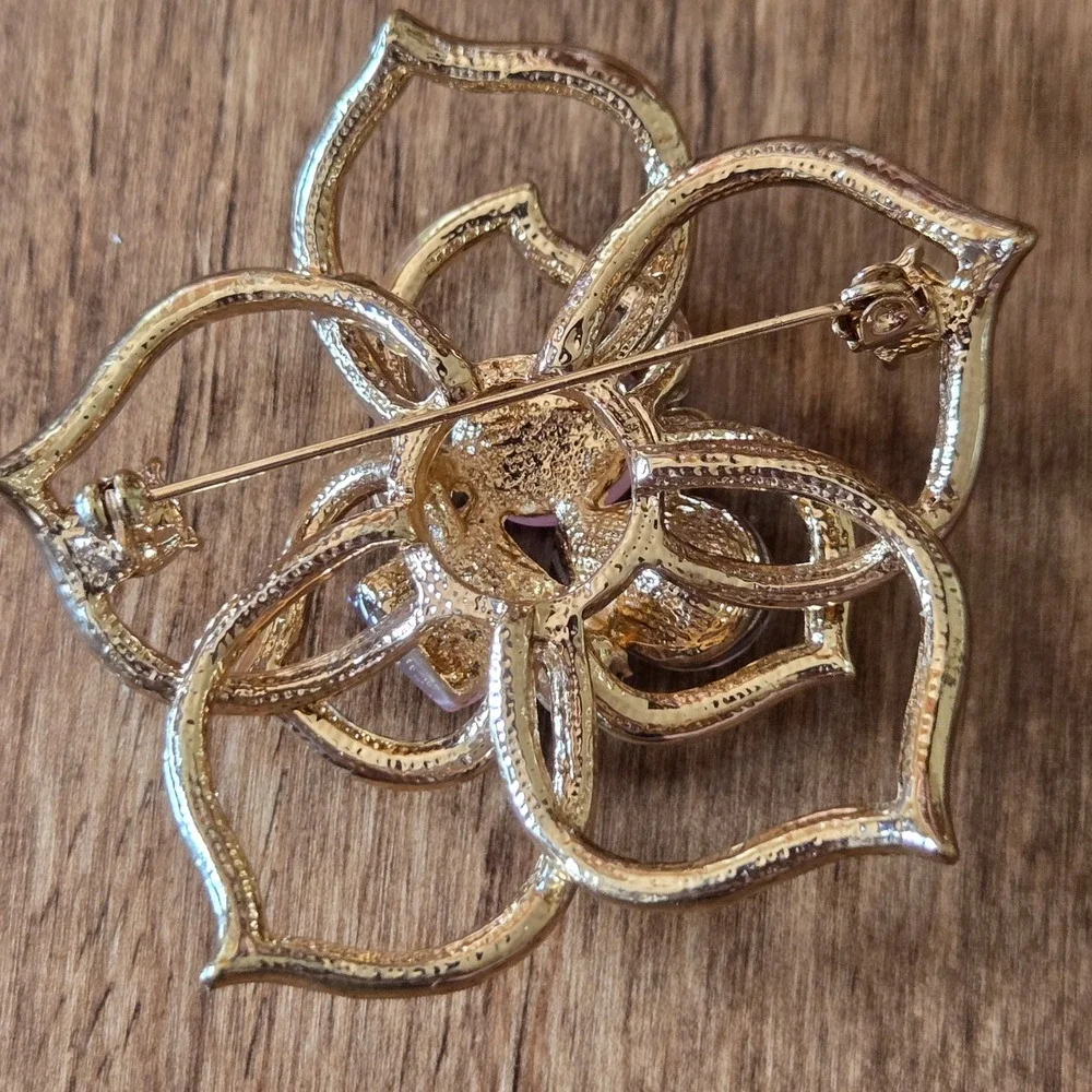 Womens Gold Tone Pink Cats Eye Rhinestone Flower Brooch Floral Petal Pin