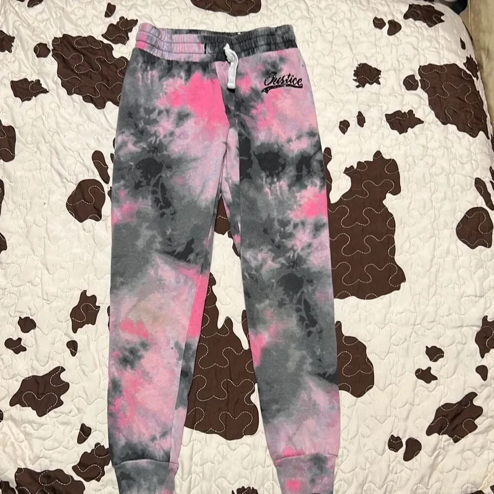 Justice pairs joggers