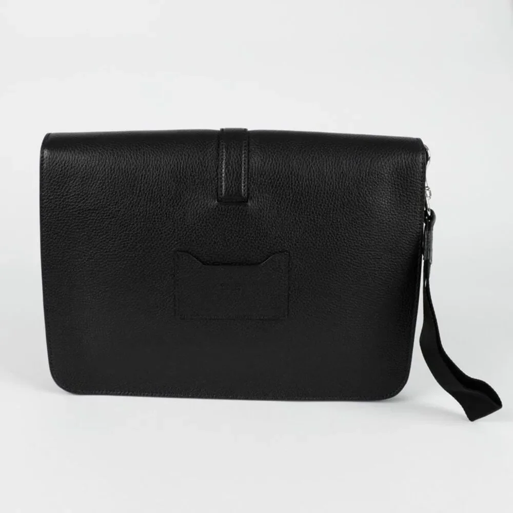 Gucci details gender