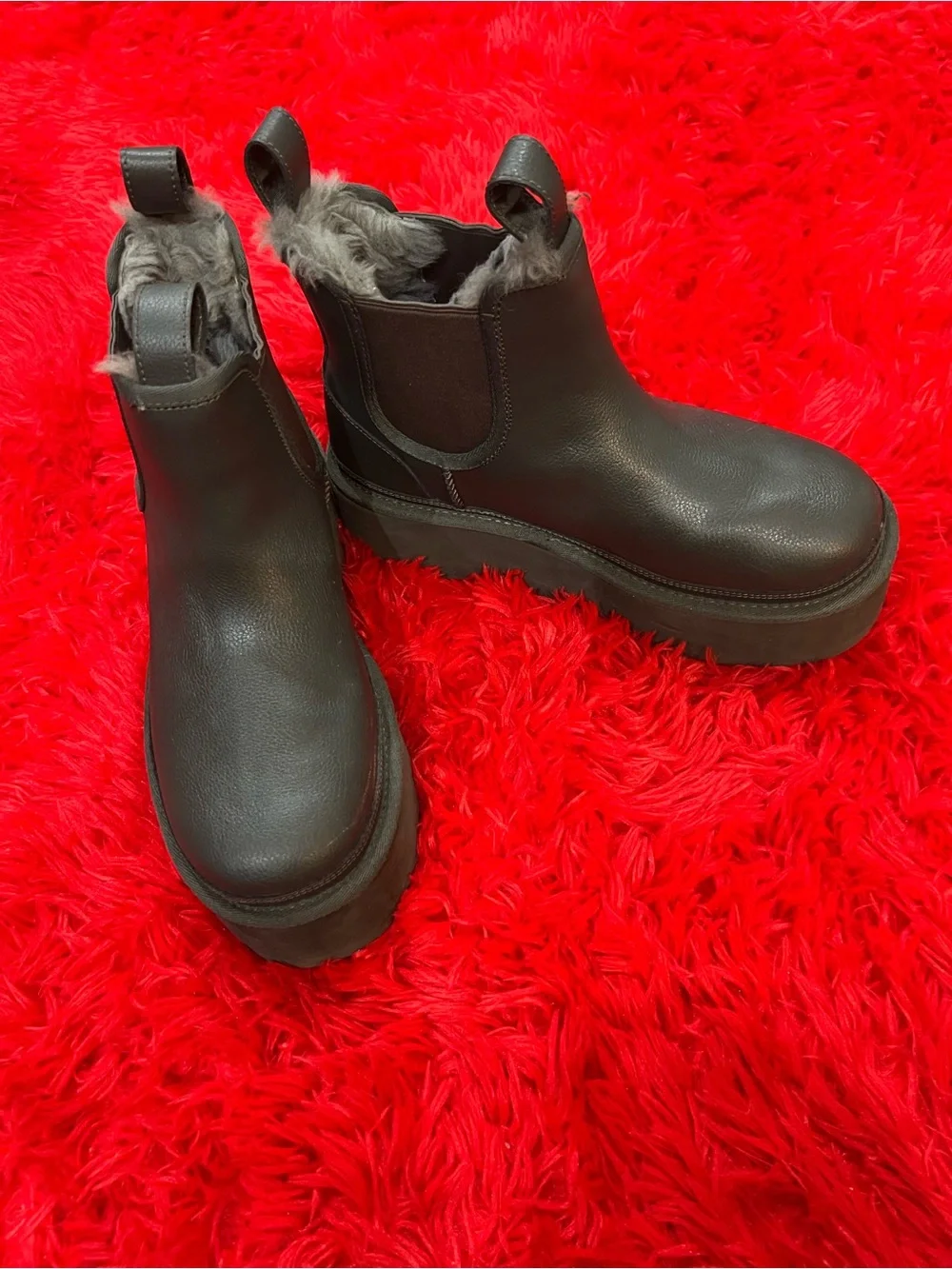 UGG Dark Green Leather Platform Chelsea Boots Size 8