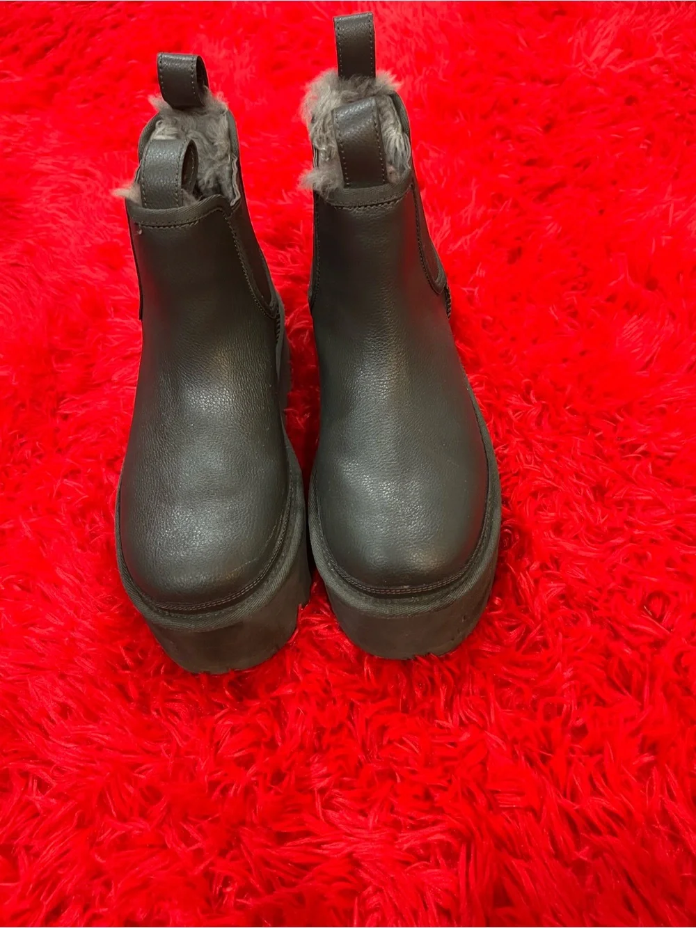 UGG platform chelsea