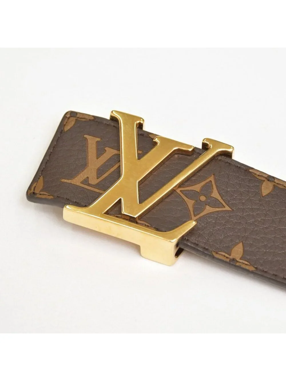 Louis Vuitton also odors