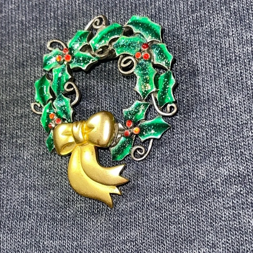 AJMC elegant gold