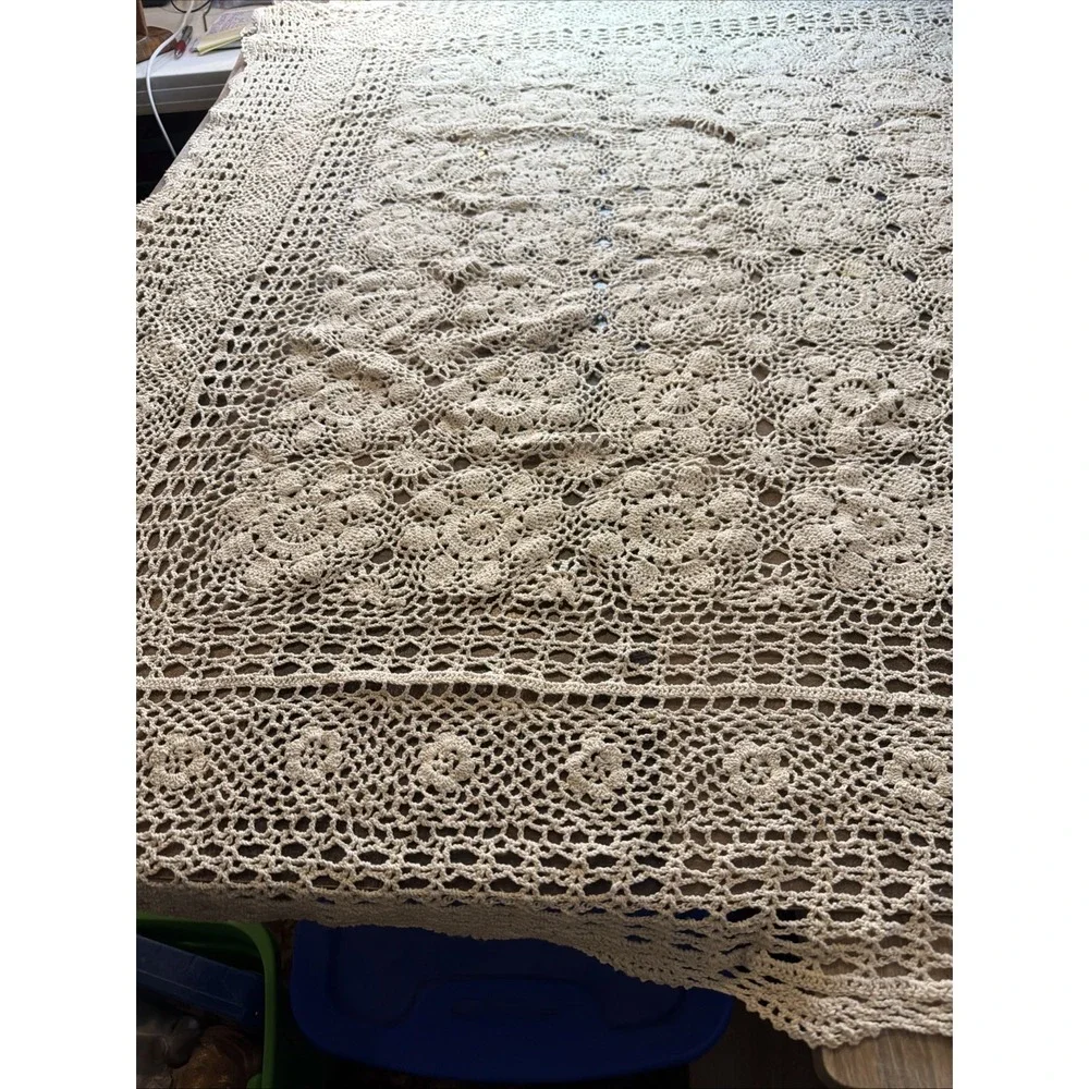 Handmade Crochet Lace Tablecloth Cream Cotton Oblong 53x66 Vtg Geometric Floral