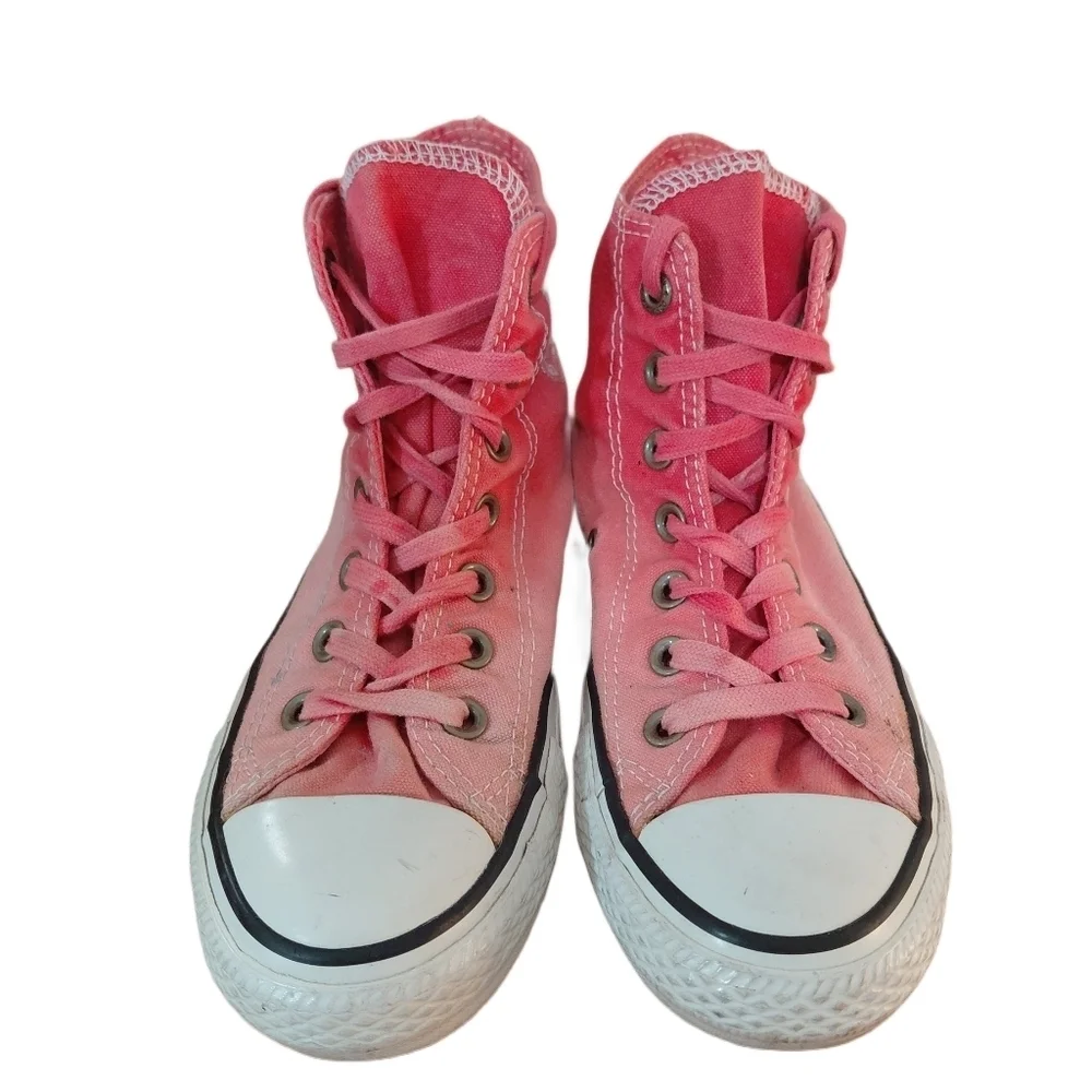 NOT AVAILABLE  Pink Hombre Sneakers Chuck Taylor All Stars