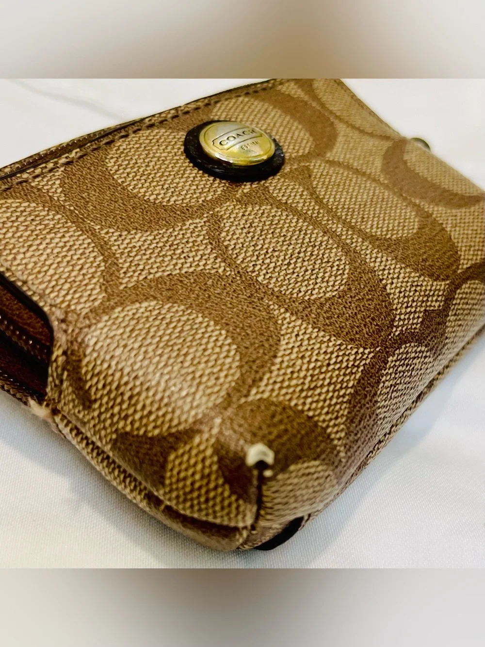 Coach Signature Coated Canvas Double Zip ID Wallet - Khaki/Brown