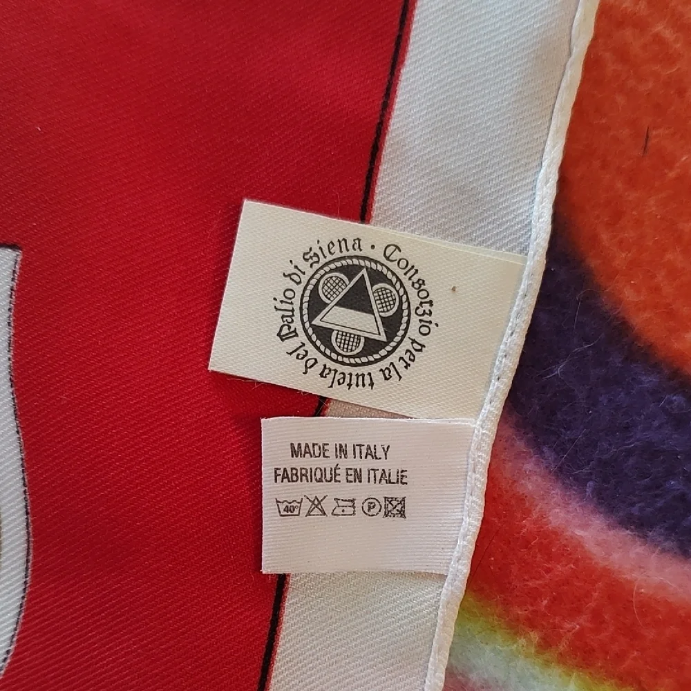 N/A luxurious scarf