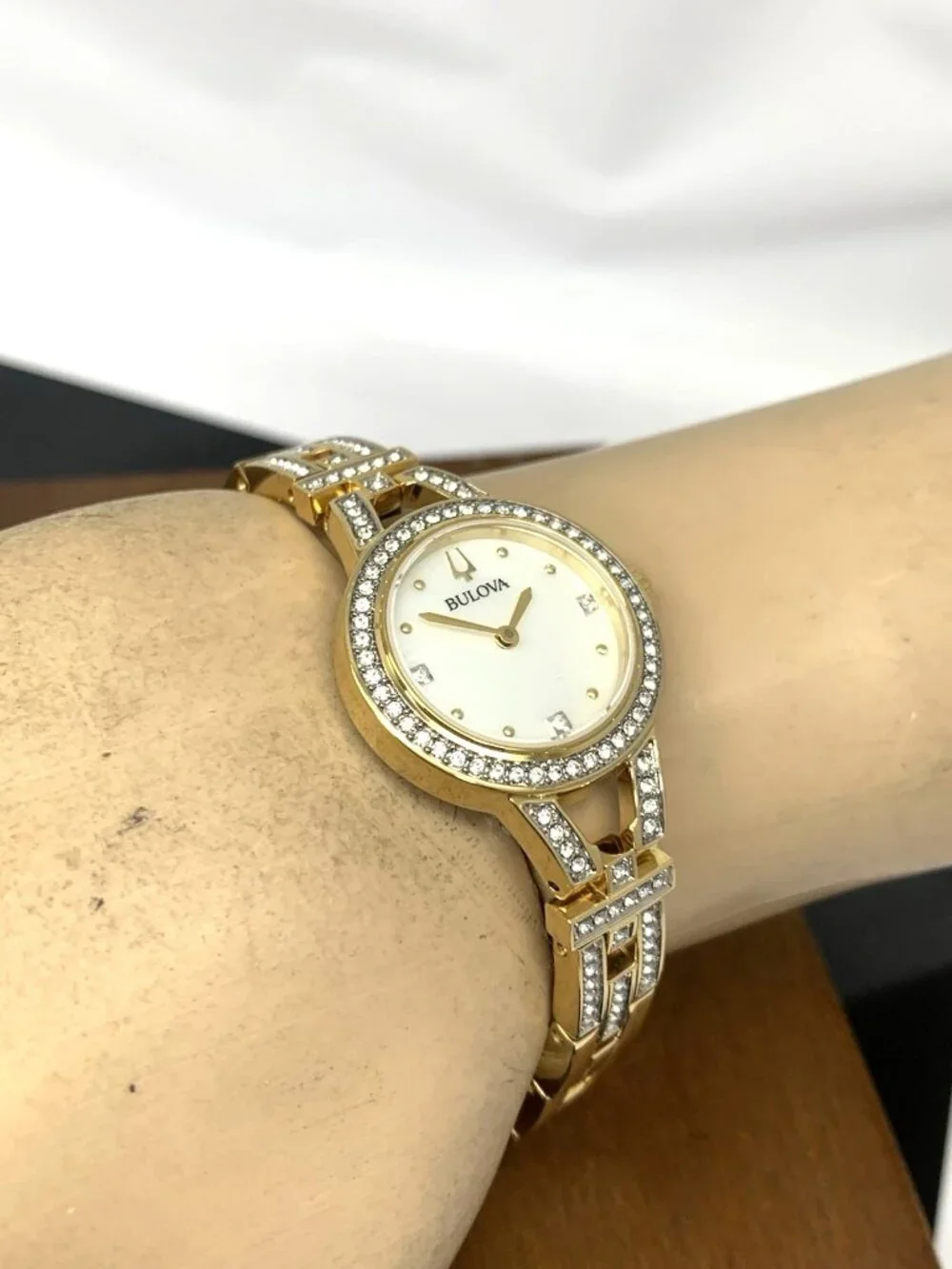 Bulova Women's Watch 98L325 Mother of Pearl Dial Gemmed Gold Steel 25mm