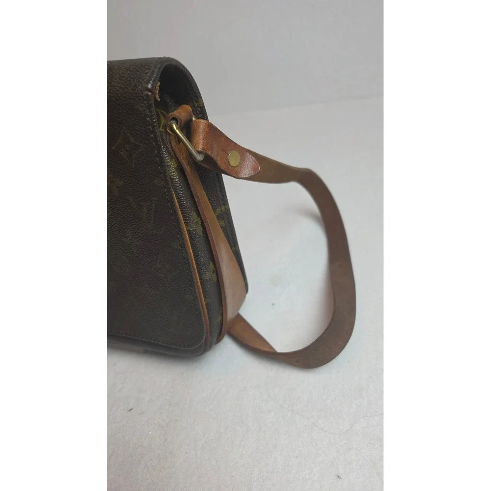 Louis Vuitton gm vintage typical