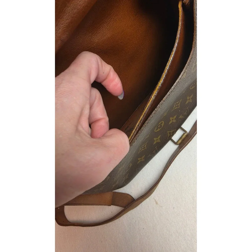Louis Vuitton peeling 851