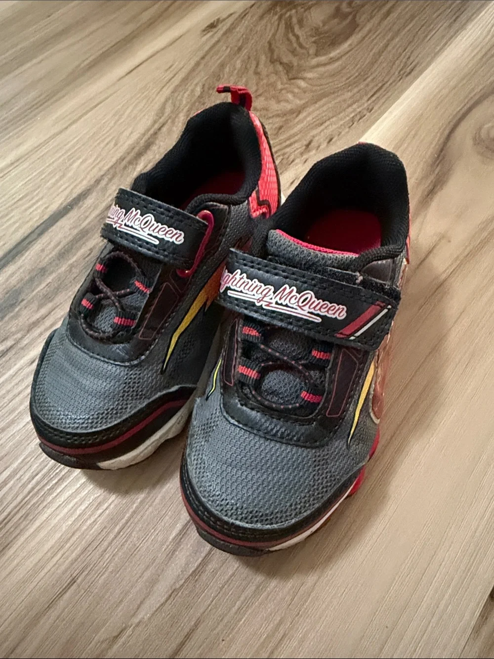 Lightning McQueen Kids' Gray & Red Sneakers