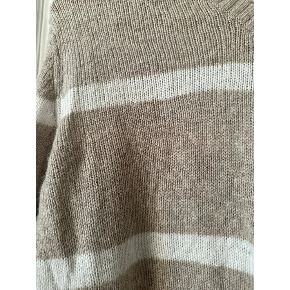 Old Navy tan white