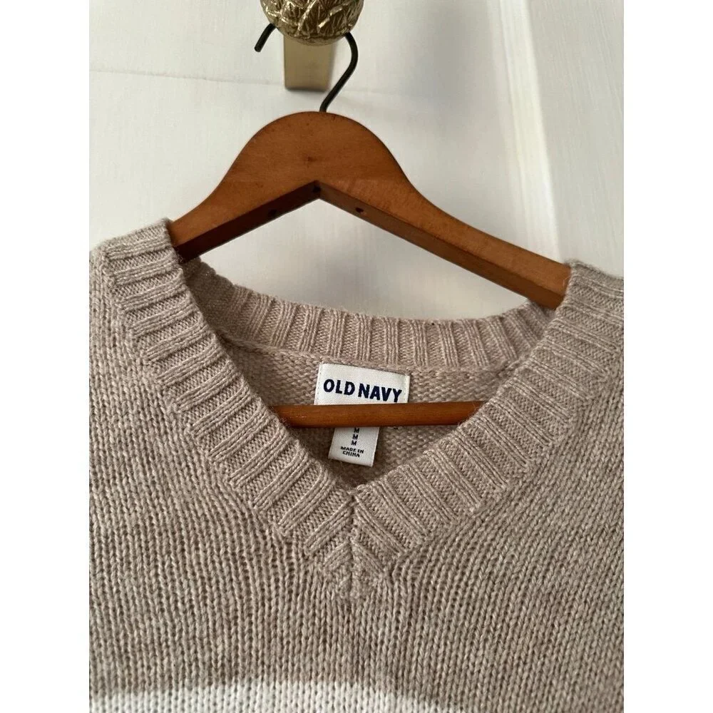 Old Navy tan white