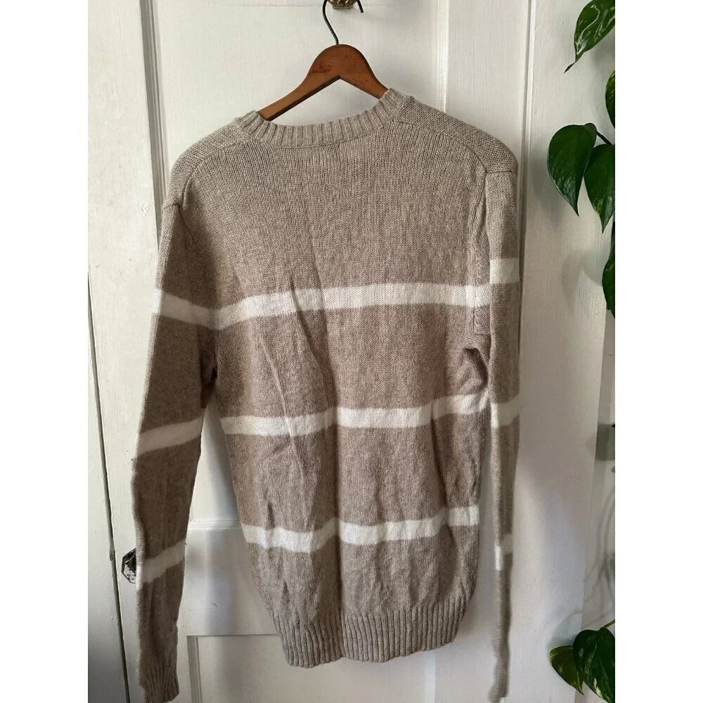Old Navy tan white