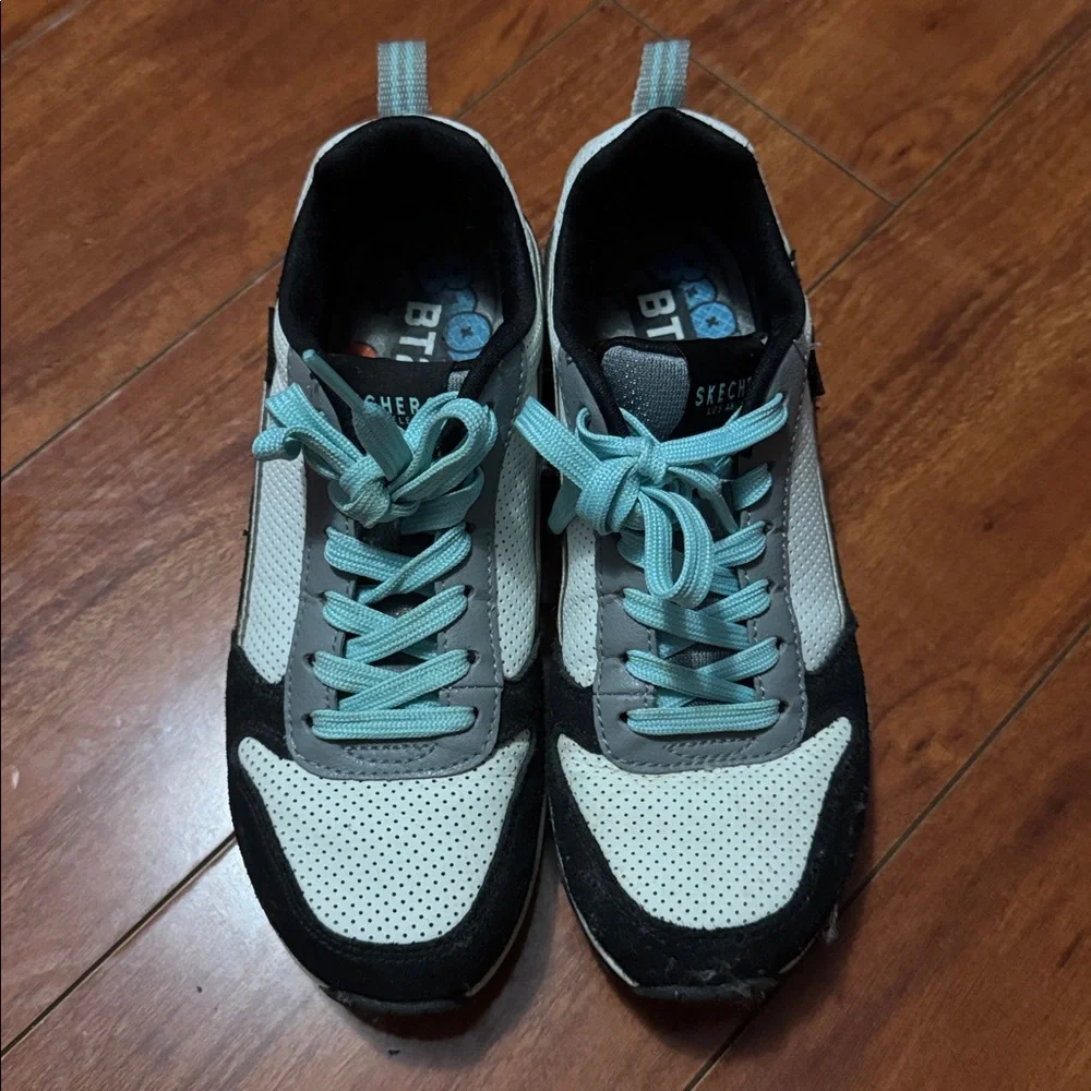BT21 Van Skechers Sneakers size 6.5