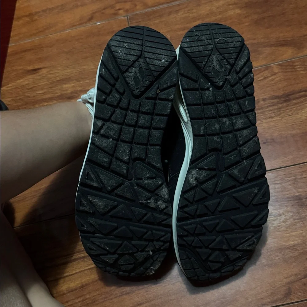 BT21 Van Skechers Sneakers size 6.5