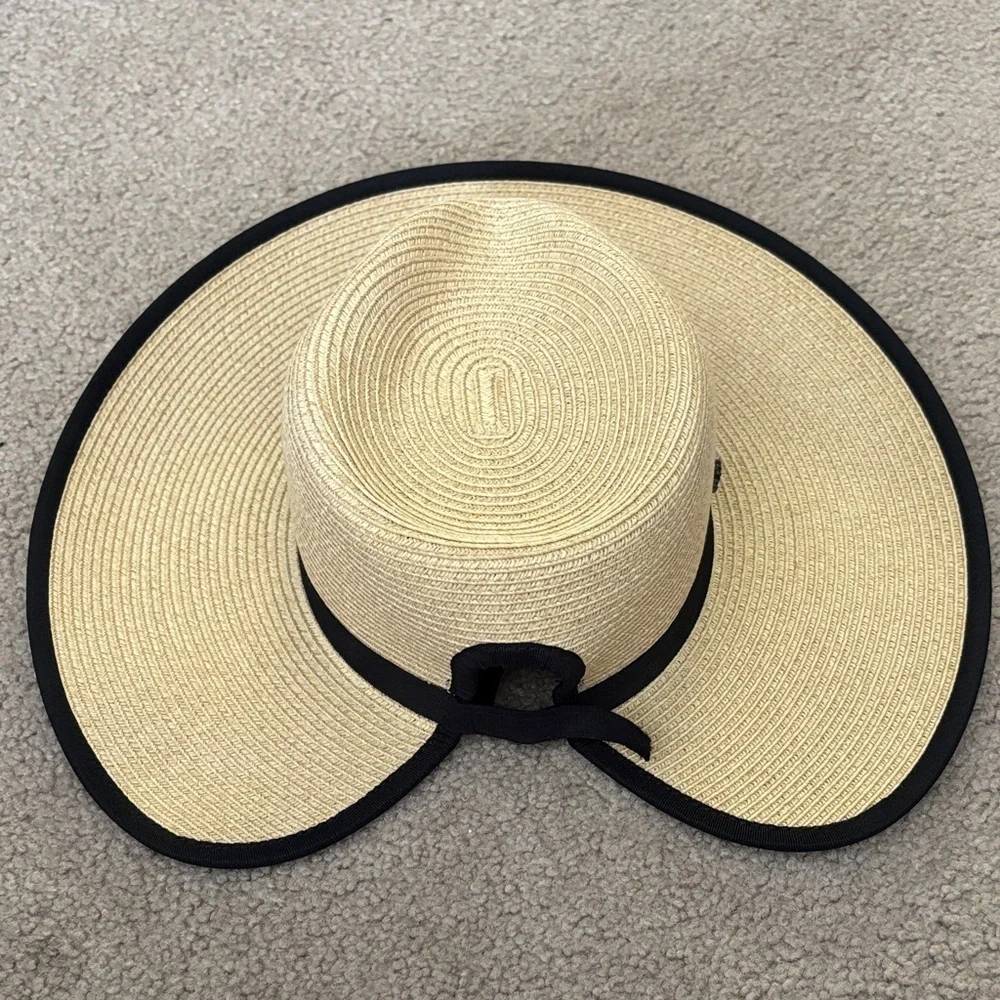 Tommy Bahama any style