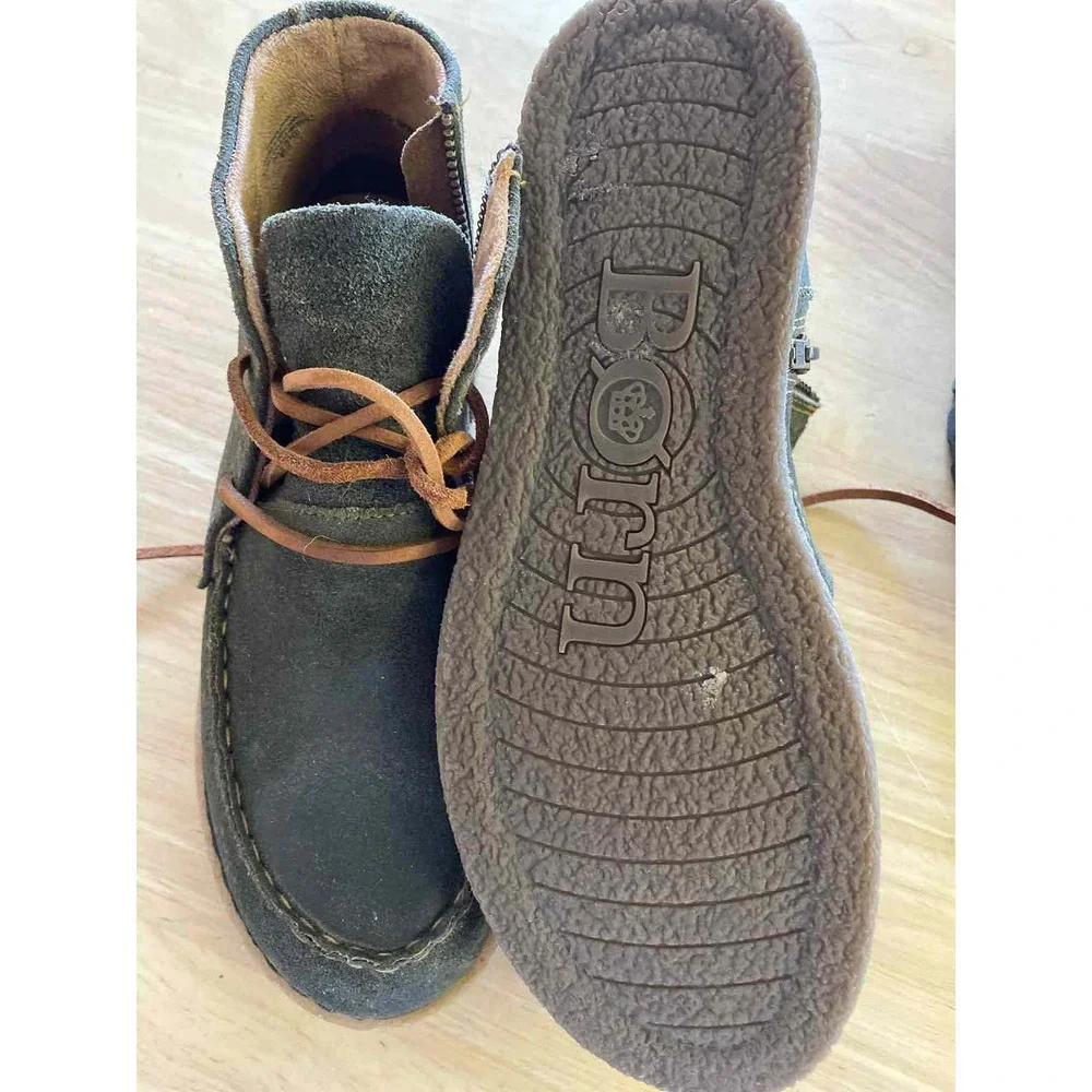 Born dark green