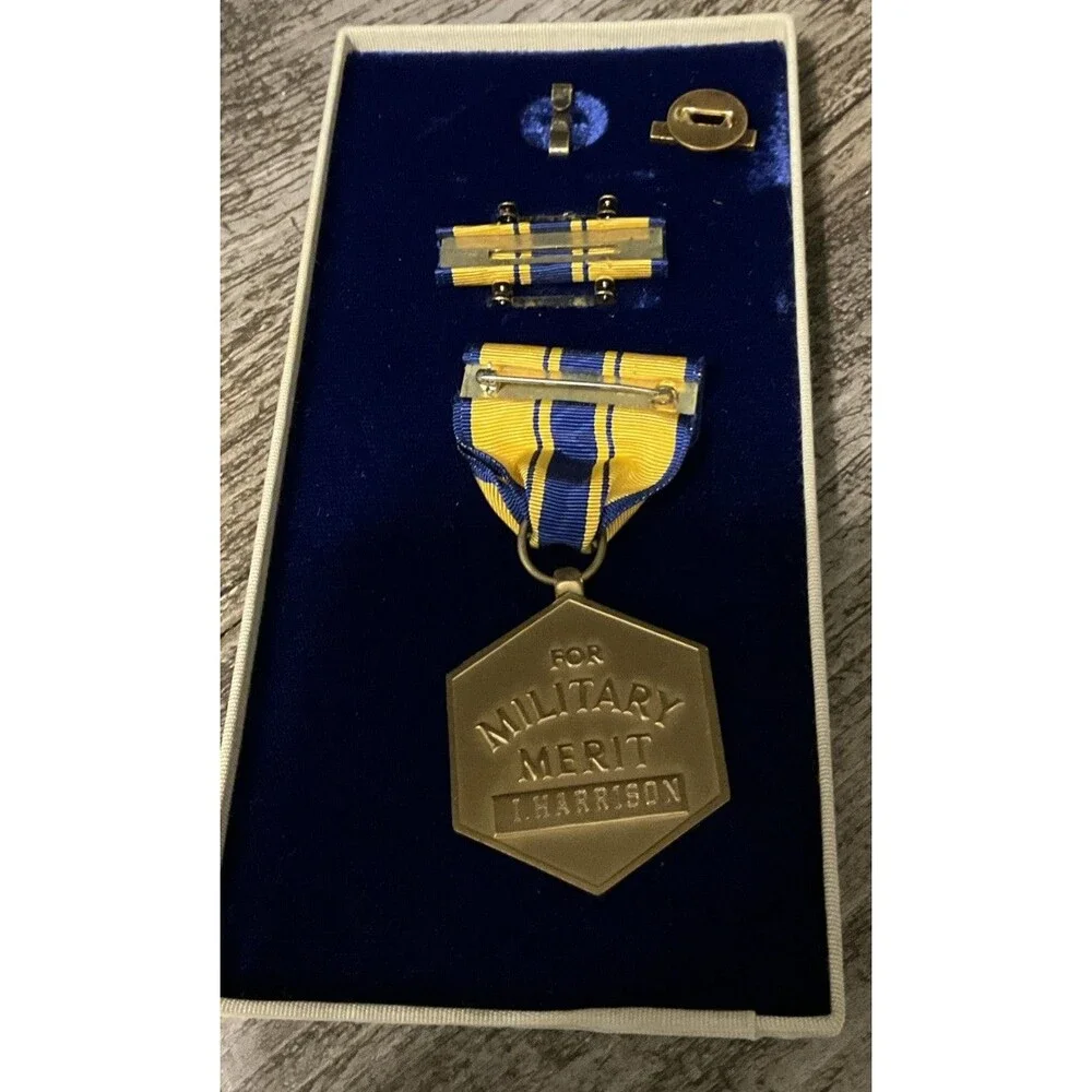 Vintage US Air Force Military Merit Medal With Ribbon And Lapel Pin and Case,