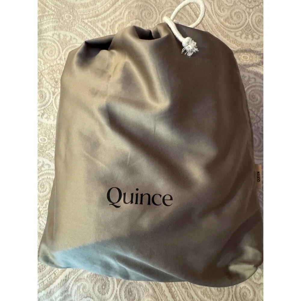 Quince Giza Cotton Sateen Queen Fitted Sheet + 1 Pillowcase – Dried Sage