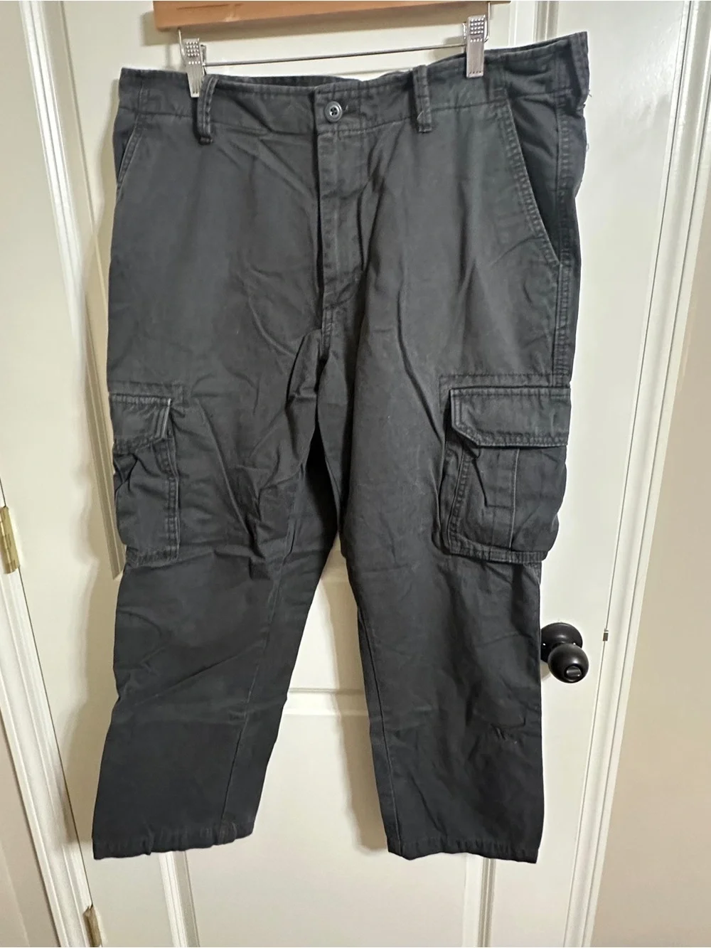 Old Navy Men's Black Cargo Pants with Flap Pockets
