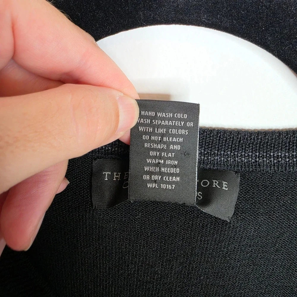 The Men's Store Bloomingdale's Sweater Vest Mens XXL Black Merino Wool V-Neck