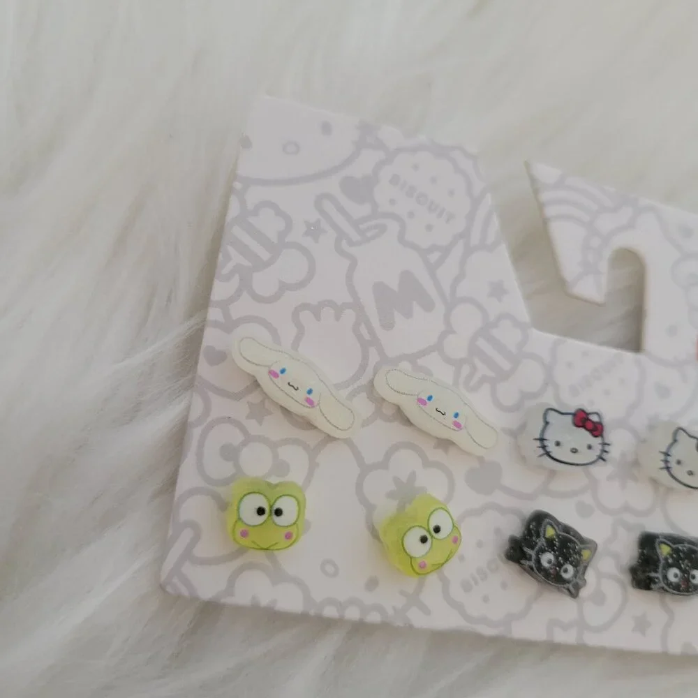 Hello Kitty character back pack