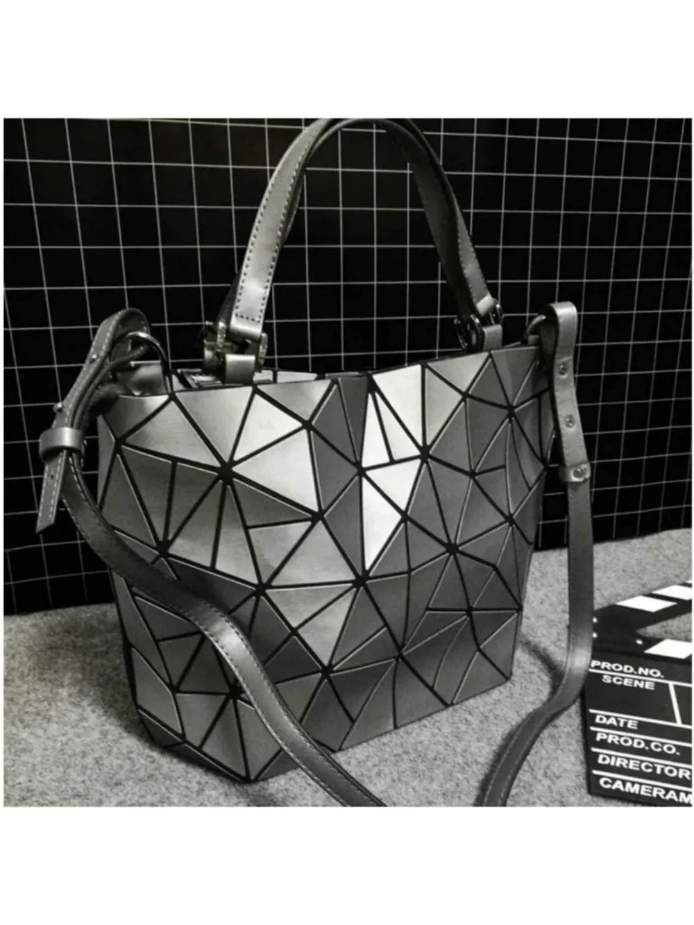 Luminous Geometric Handbag - Eco-Friendly Holographic Purse with Shard Design