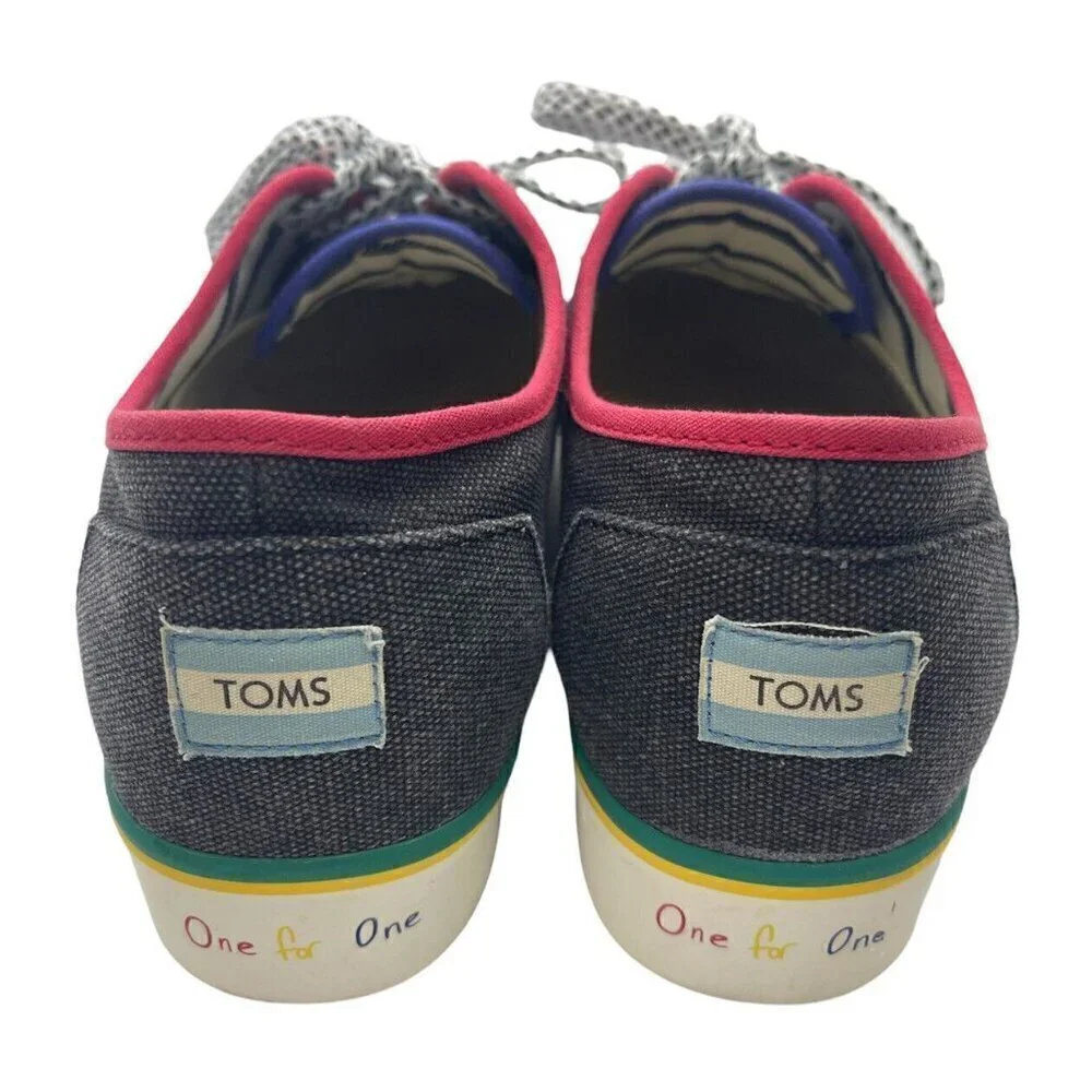 Toms w10 size