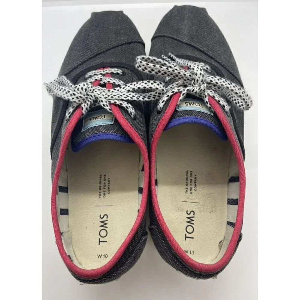 Toms black from signs
