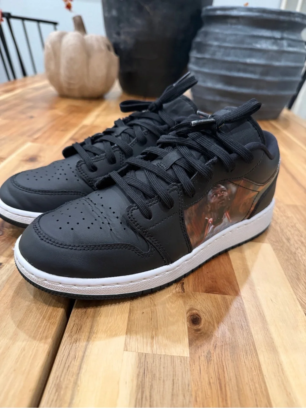 Jordon 1 low holographic