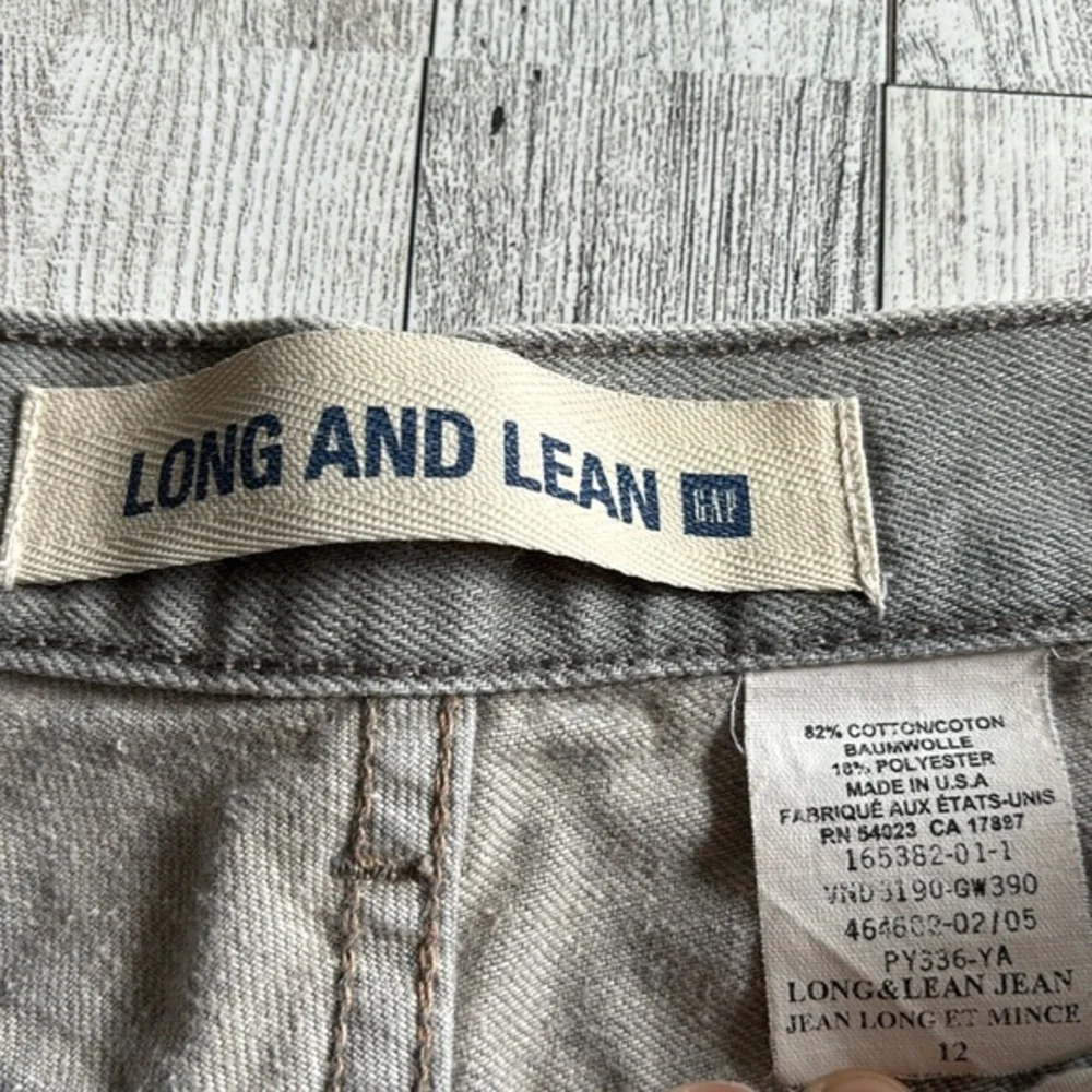 Vintage below leave