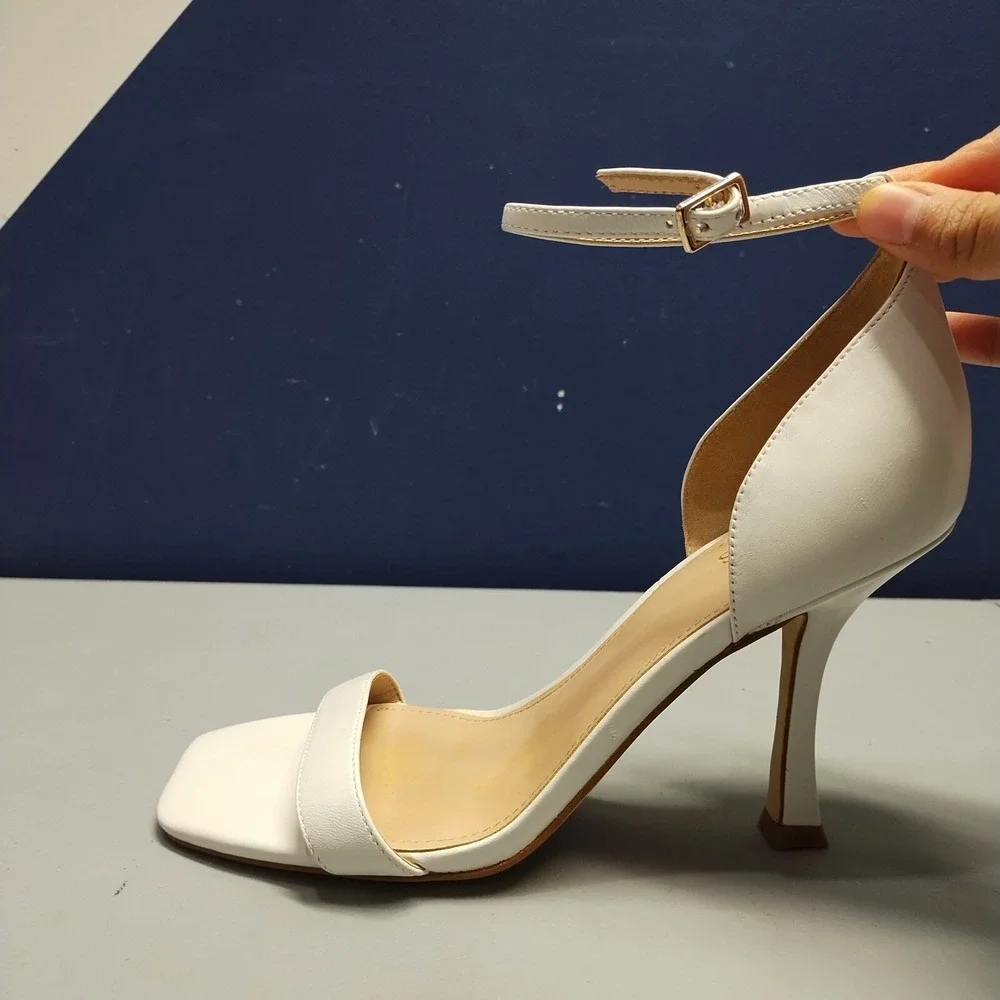 GUESS Gwyael 2 Kitten‎ Heels Womens Size 7.5M White Leather Ankle Strap Open Toe