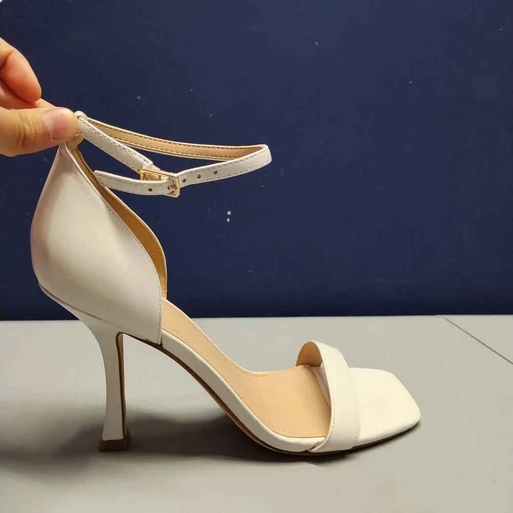 GUESS Gwyael 2 Kitten‎ Heels Womens Size 7.5M White Leather Ankle Strap Open Toe