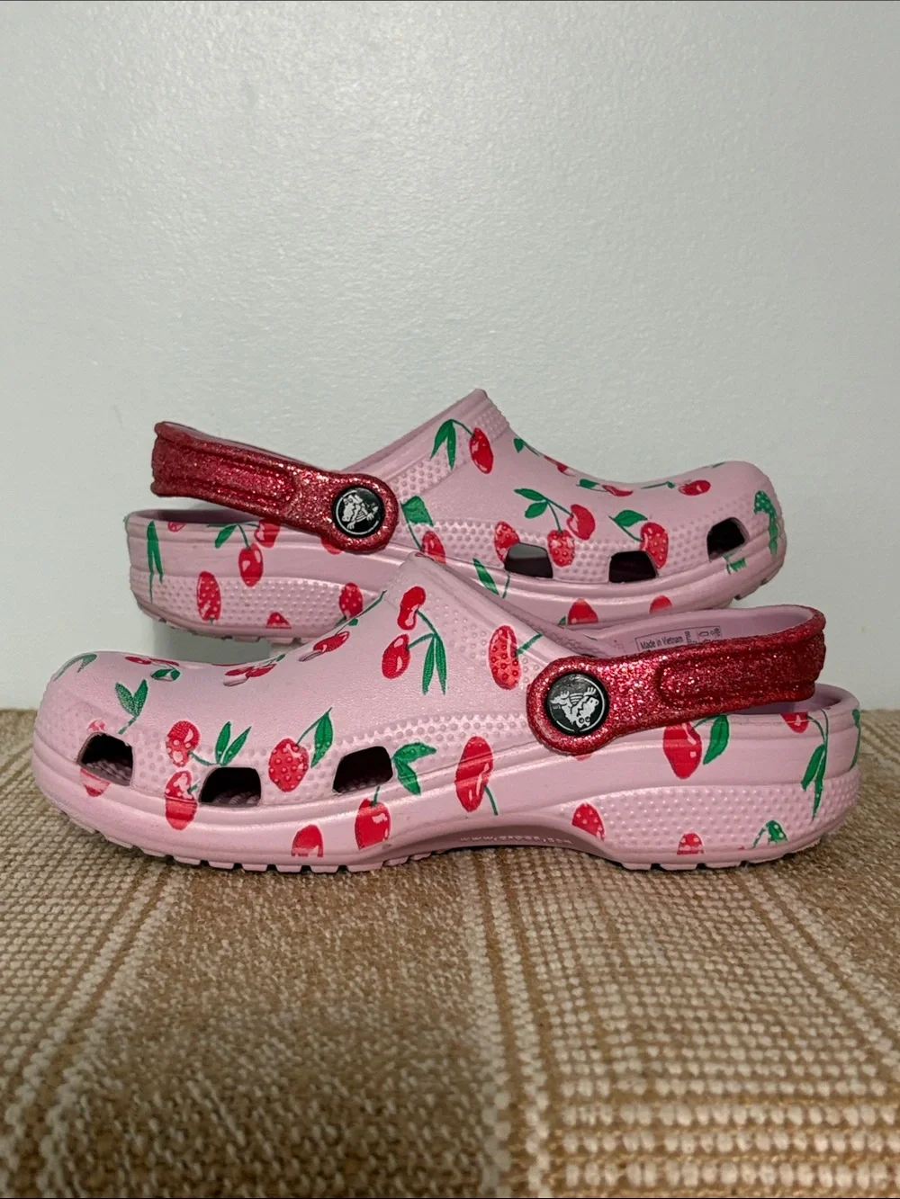CROCS Class Kids Pink Cherry-Print Clogs with Red Glitter Heel Strap.  Size-2